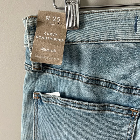 NWT Curvy Roadtripper Authentic Jeans in Cadwell Wash MD665 Size 25 - Picture 10 of 16